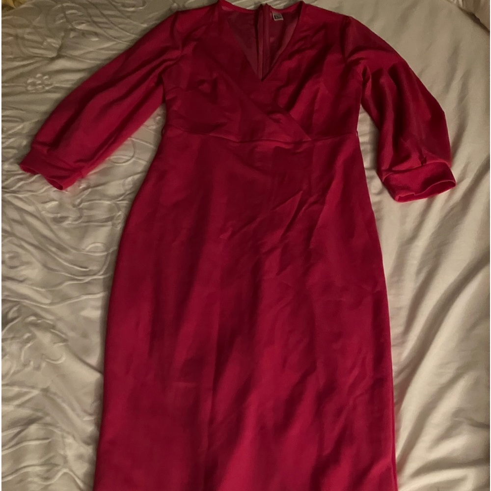 Don’t know the brand? Color is hot pink size medium.